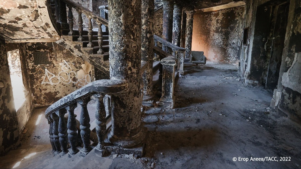 Восстановленный после подрыва "Азовом"* Мариупольский драмтеатр откроют до Нового года Восстановленный после подрыва "Азовом"* Мариупольский драмтеатр откроют до Нового года