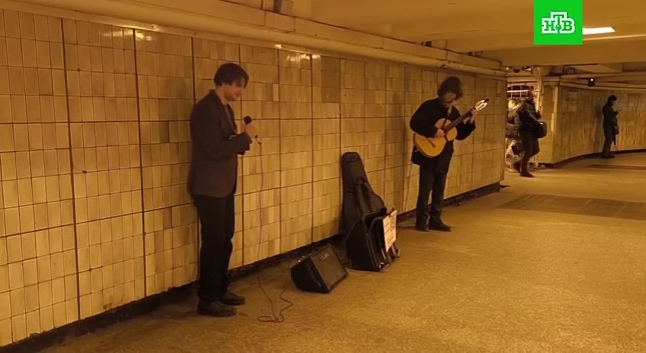 Звездный концерт в подземном переходе у станции метро «Московская»