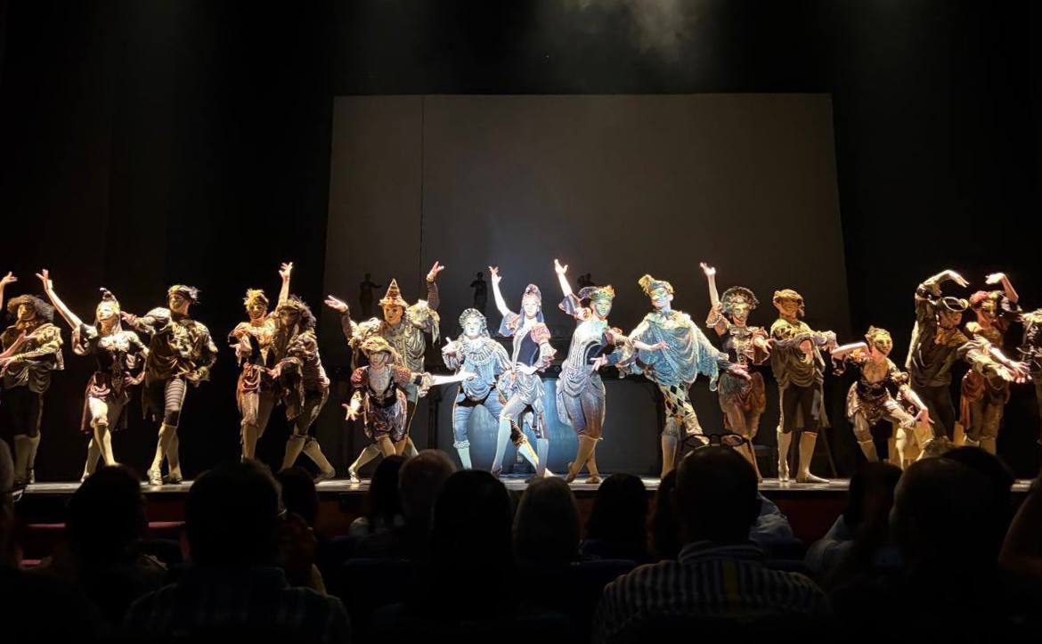 8 декабря в Мумбаи состоялась премьера балета "Анна Каренина" Санкт-Петербургского государственного академического театра балета Бориса Эйфмана 8 декабря в Мумбаи состоялась премьера балета "Анна Каренина" Санкт-Петербургского государственного академического театра балета Бориса Эйфмана