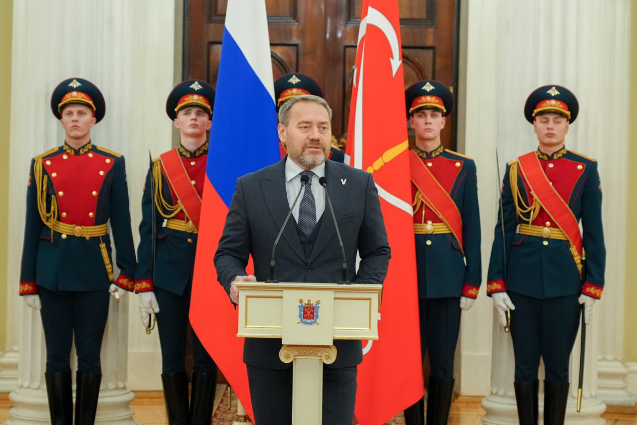 В Мариинском дворце состоялась тожественная церемония вручения почётных знаков «За особый вклад в развитие Санкт-Петербурга» и «За безупречную службу Санкт-Петербургу»