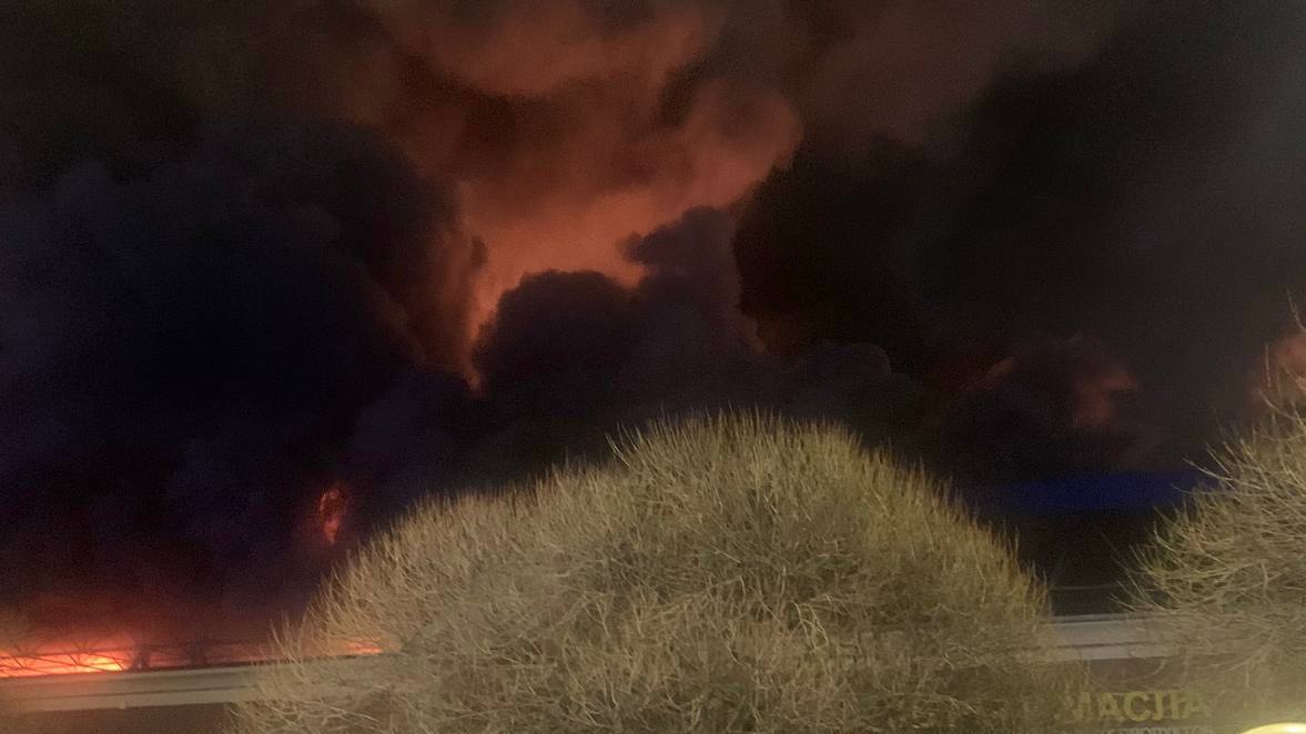 Прокуратура Невского района Санкт-Петербурга устанавливает все обстоятельства возгорания в здании рынка на улице Дыбенко Прокуратура Невского района Санкт-Петербурга устанавливает все обстоятельства возгорания в здании рынка на улице Дыбенко