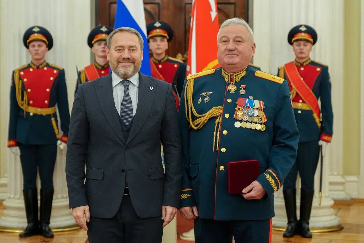 В Мариинском дворце вручили почетные знаки «За особый вклад в развитие Санкт-Петербурга» и «За безупречную службу Санкт-Петербургу»