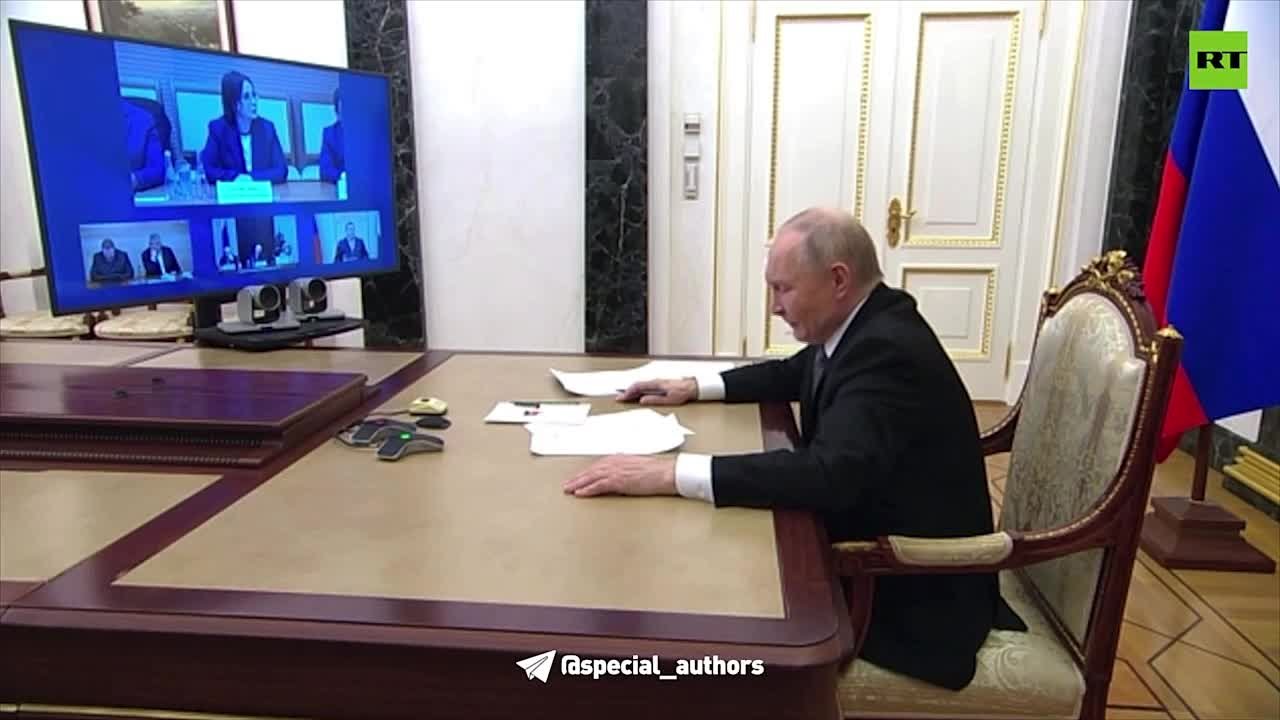 ПРЕЗИДЕНТ ЕЗДИТ ПО МОСКВЕ ПО-ТИХОМУ, БЕЗ МИГАЛОК