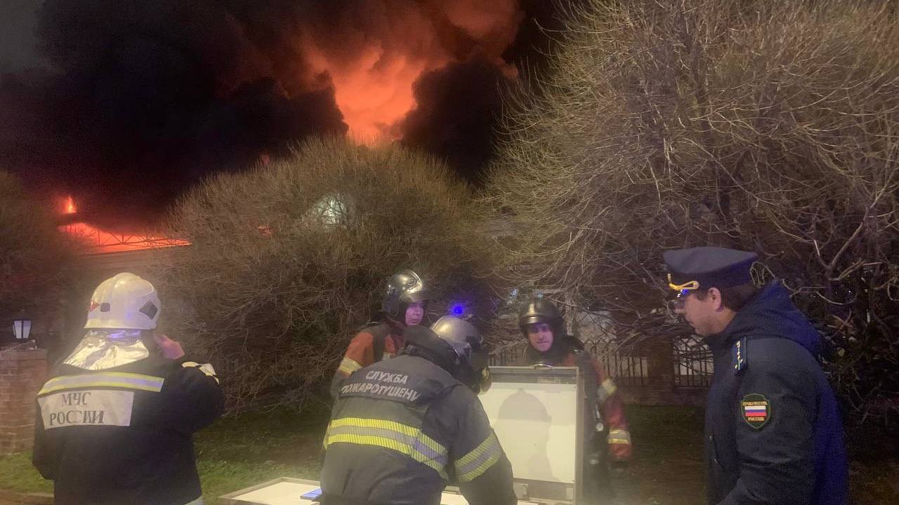 Прокуратура Невского района Санкт-Петербурга устанавливает все обстоятельства возгорания в здании рынка на улице Дыбенко Прокуратура Невского района Санкт-Петербурга устанавливает все обстоятельства возгорания в здании рынка на улице Дыбенко