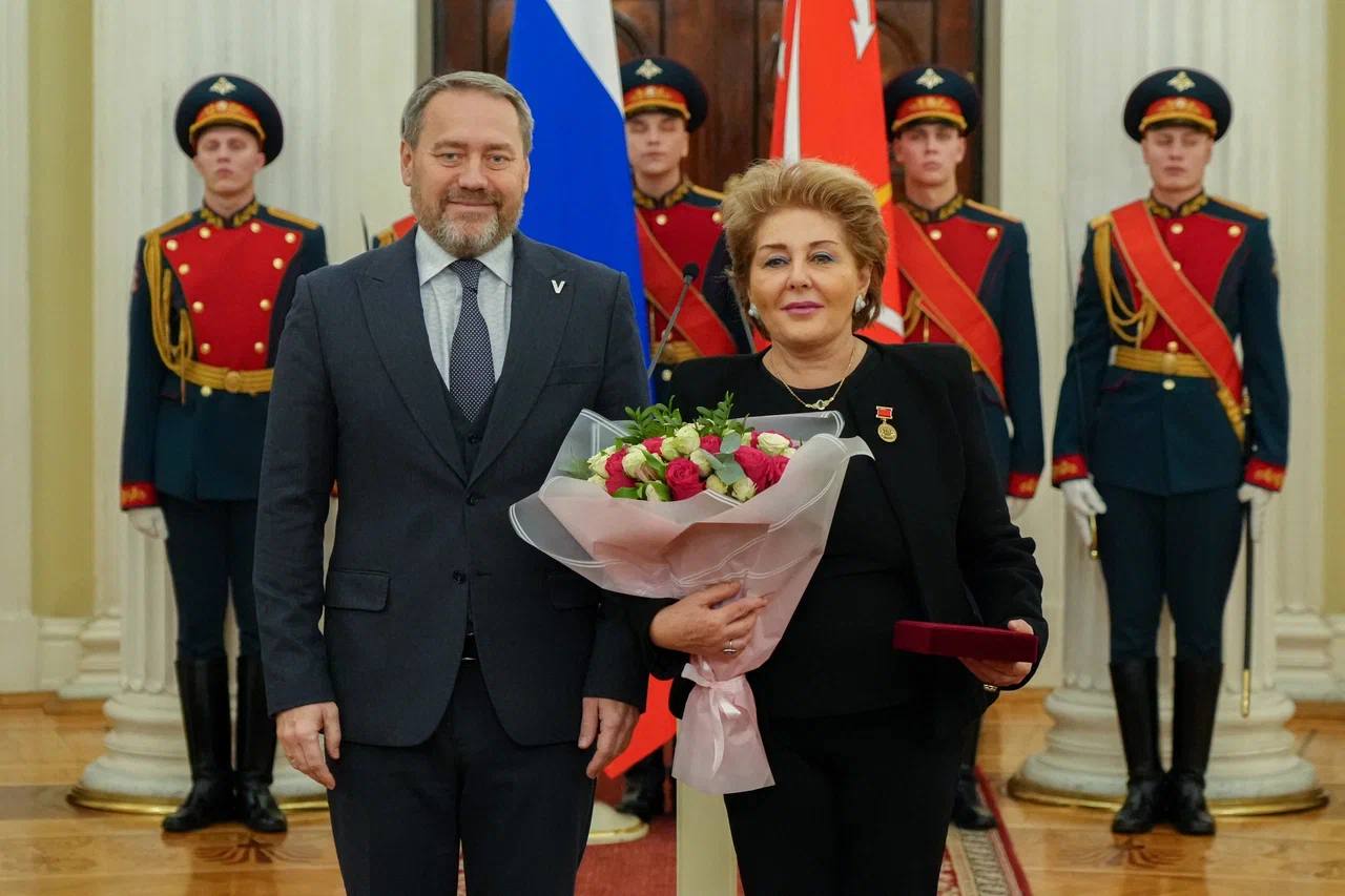 В Мариинском дворце состоялась тожественная церемония вручения почётных знаков «За особый вклад в развитие Санкт-Петербурга» и «За безупречную службу Санкт-Петербургу» В Мариинском дворце состоялась тожественная церемония вручения почётных знаков «За особый вклад в развитие Санкт-Петербурга» и «За безупречную службу Санкт-Петербургу»