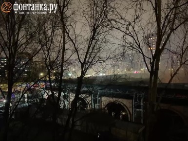 Десятки магазинов сгорели в пожаре на Правобережном рынке