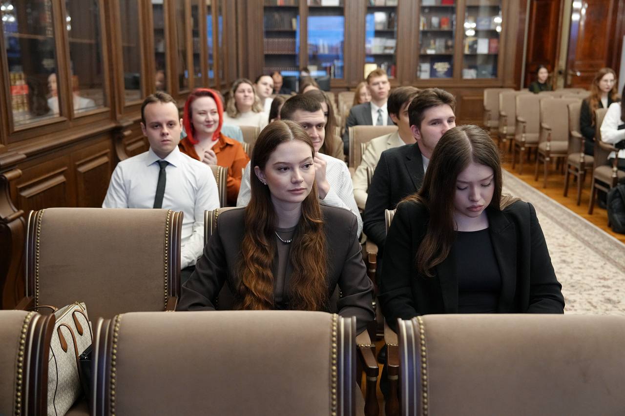 В Законодательном Собрании прошёл круглый стол «Особенности развития местного самоуправления в условиях реализации муниципальной реформы» В Законодательном Собрании прошёл круглый стол «Особенности развития местного самоуправления в условиях реализации муниципальной реформы»