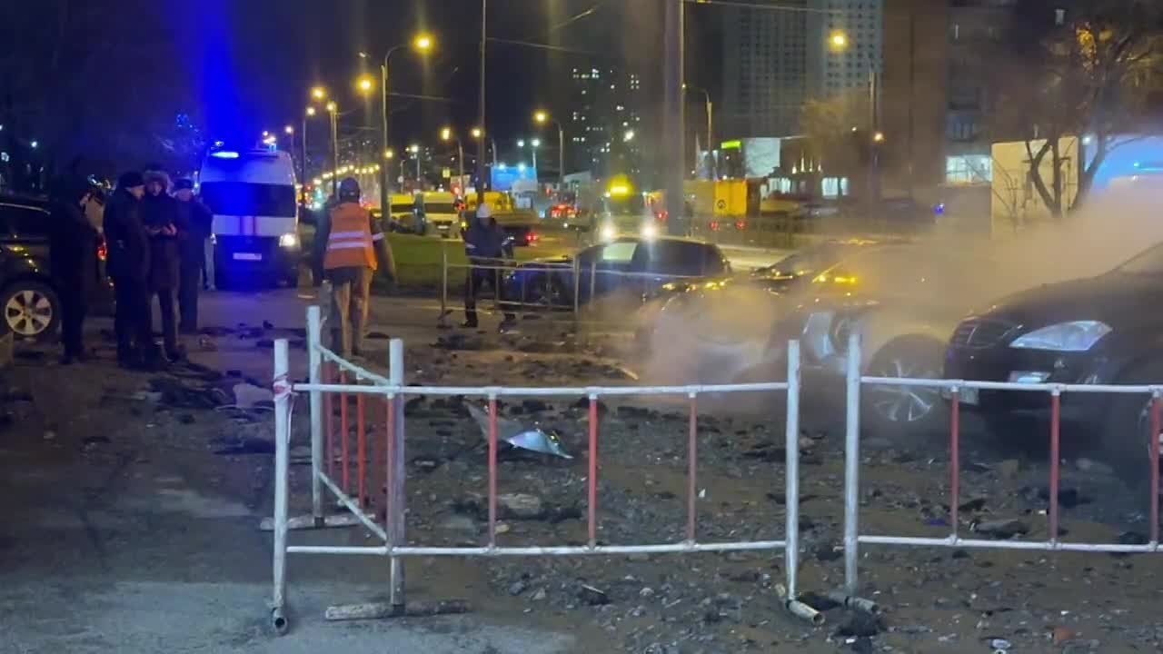 Больше 40 домов около прорыва на Маршала Казакова останутся без горячей воды и тепла