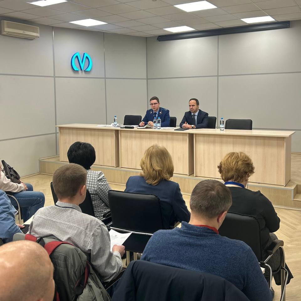 Прокурор Петербургского метрополитена Илья Корнилов провел встречу с руководством и коллективом ГУП «Петербургский метрополитен» Прокурор Петербургского метрополитена Илья Корнилов провел встречу с руководством и коллективом ГУП «Петербургский метрополитен»
