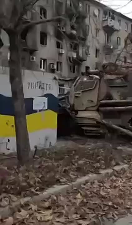 Российские штурмовики ходят по Красноармейску и ищут "киборгов Покровска", которые по словам Сырского удерживают часть города