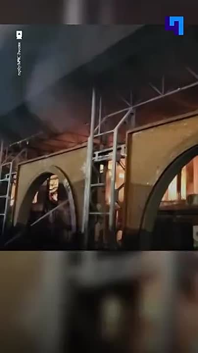 Пожар на Правобережном рынке тушили почти 15 часов: один погибший, десятки павильонов сгорели