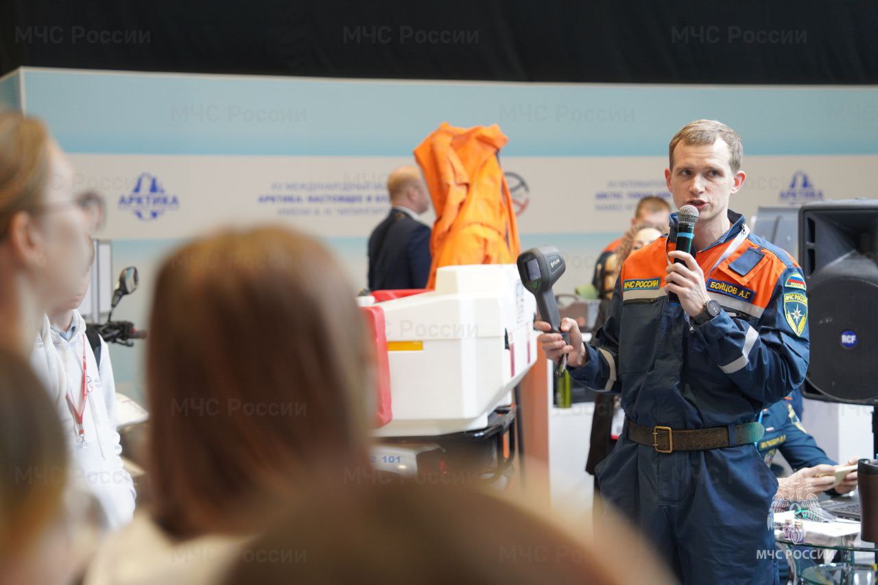 Представители МЧС России приняли участие в юбилейном XV Международном форуме «Арктика: настоящее и будущее» имени Артура Чилингарова Представители МЧС России приняли участие в юбилейном XV Международном форуме «Арктика: настоящее и будущее» имени Артура Чилингарова