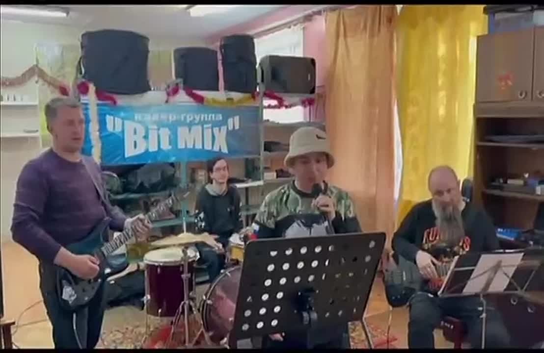 Салют С вами Александр Ромашов и проект «Музыка для СВОих» при поддержке Telegram-канала «Мир Михаила Онуфриенко»