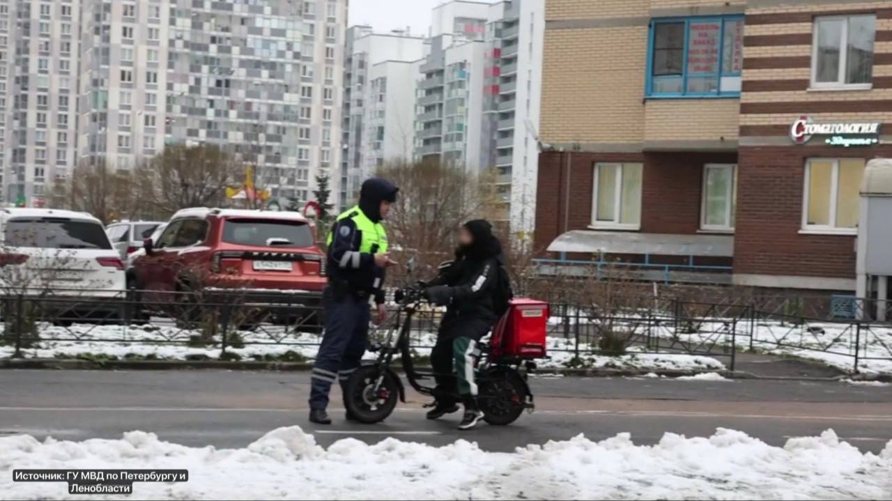 Несколько тысяч протоколов составили в ходе рейда, направленного на контроль за курьерами и иностранцами Несколько тысяч протоколов составили в ходе рейда, направленного на контроль за курьерами и иностранцами