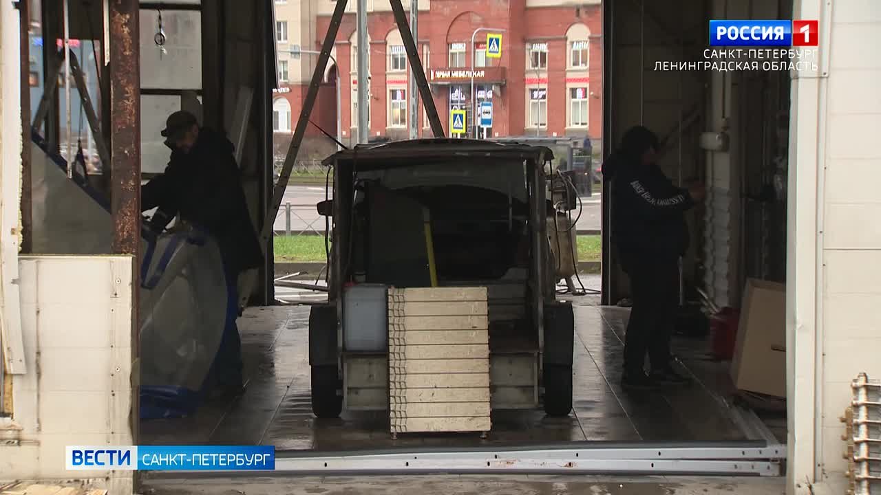 На проспекте Стачек демонтируют автосервис