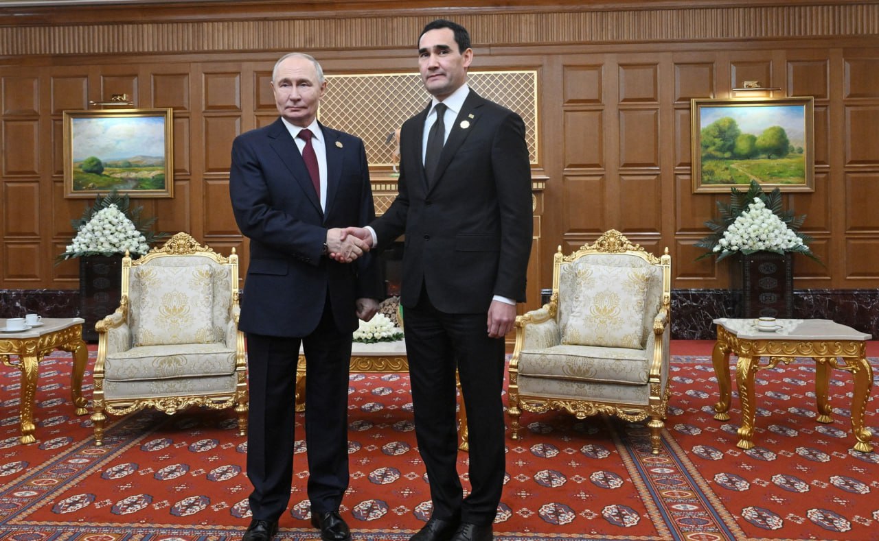 Встреча Президента России В.В.Путина с Президентом Туркменистана С.Г.Бердымухамедовым «на полях» Международного форума «Мир и доверие: единство целей в интересах устойчивого будущего» (Ашхабад, 12 декабря 2025 года)