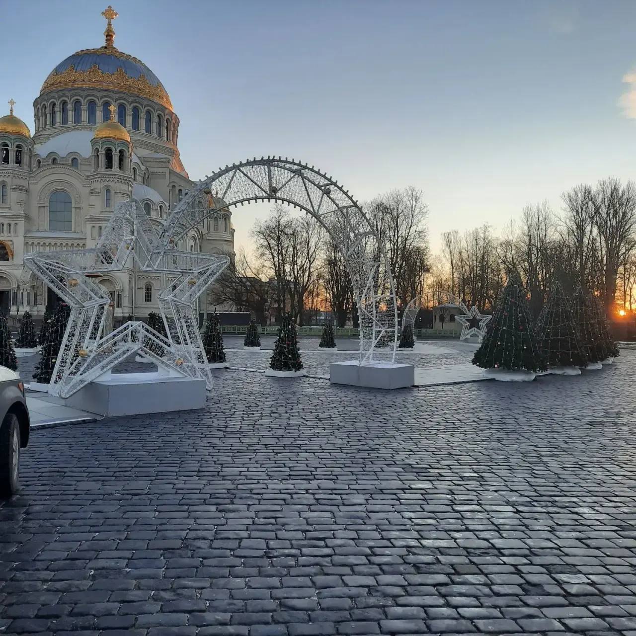 Кронштадт полностью готов к Новому году Кронштадт полностью готов к Новому году