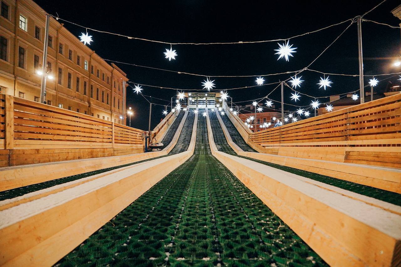 В Петербурге открылась Рождественская ярмарка В Петербурге открылась Рождественская ярмарка