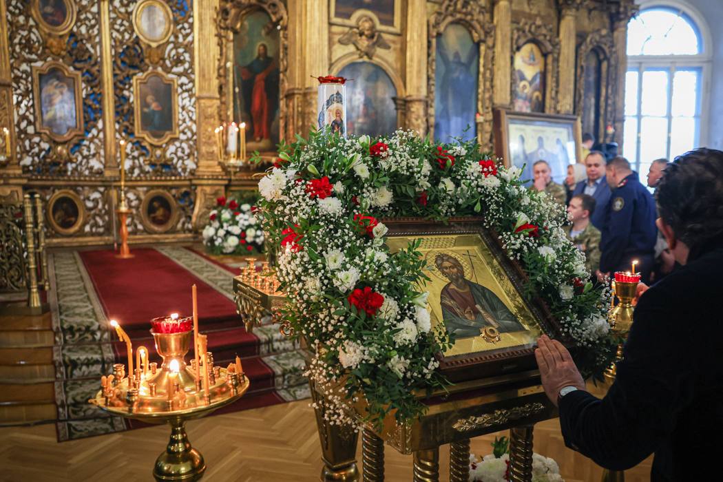 Виталий Милонов: В день памяти апостола Андрея Первозванного, 13 декабря, митрополит Санкт-Петербургский и Ладожский Варсонофий совершил Божественную литургию в Андреевском соборе Виталий Милонов: В день памяти апостола Андрея Первозванного, 13 декабря, митрополит Санкт-Петербургский и Ладожский Варсонофий совершил Божественную литургию в Андреевском соборе