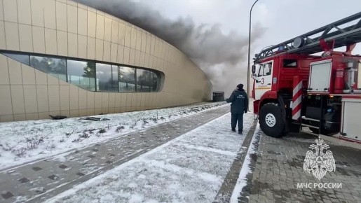 В Суздале горит аквапарк. Сообщается, что пожар начался на крыше