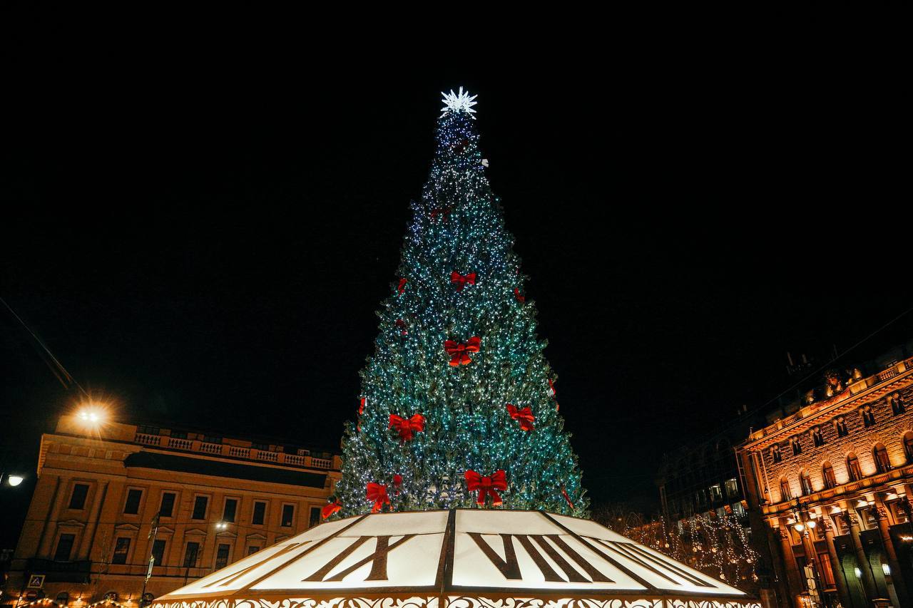 В Петербурге открылась Рождественская ярмарка В Петербурге открылась Рождественская ярмарка