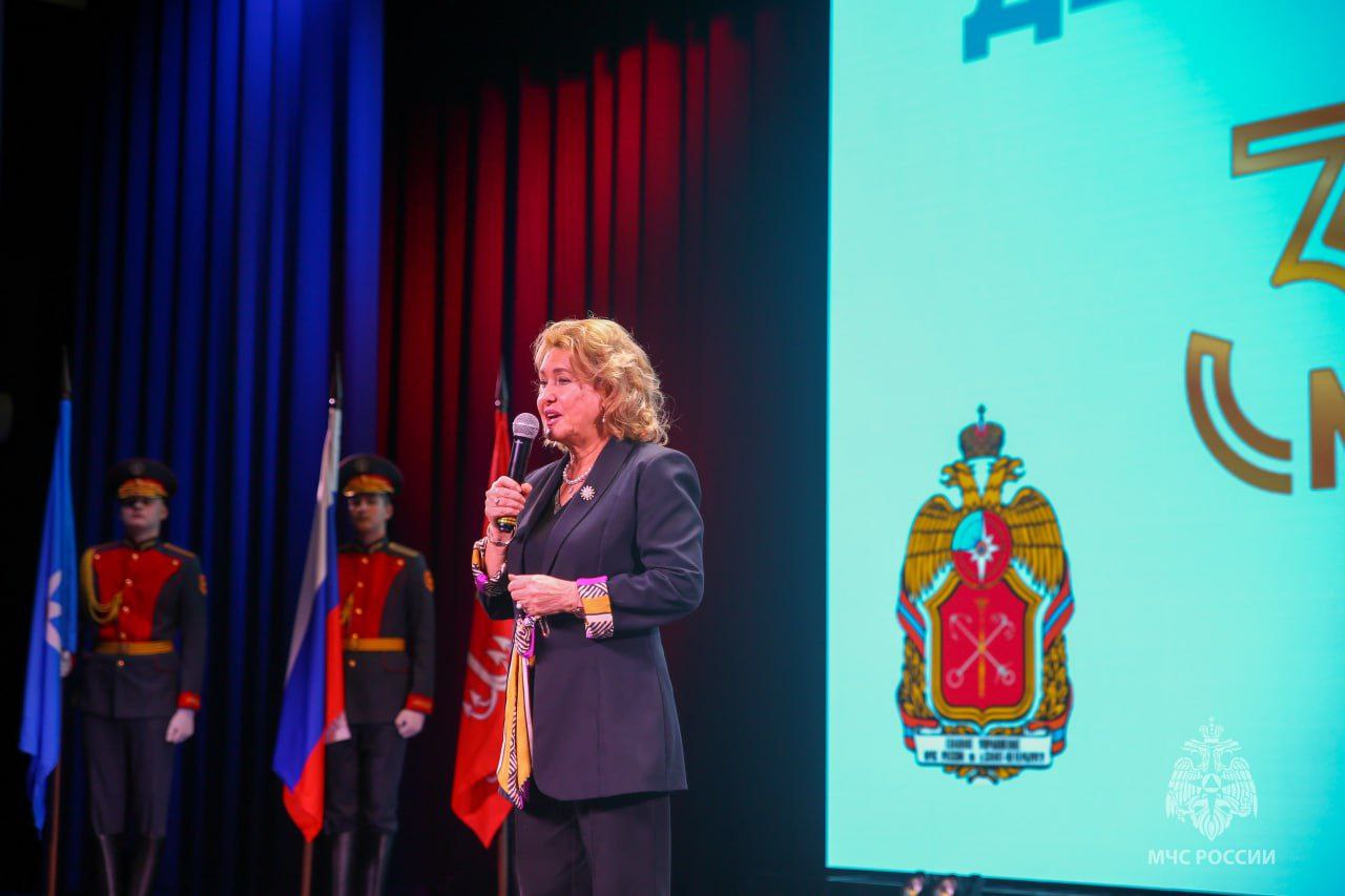 В молодежном досуговом центре "Фестиваль" прошел праздничный концерт в честь спасателей Выборгского района В молодежном досуговом центре "Фестиваль" прошел праздничный концерт в честь спасателей Выборгского района