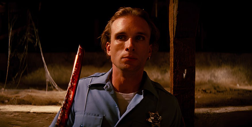 Актер Питер Грин, наиболее известный по ролям в фильмах "Маска" и "Криминальное чтиво", найден мертвым в своей квартире в Нью-Йорке, сообщает The New York Post со ссылкой на его менеджера Грегга Эдвардса