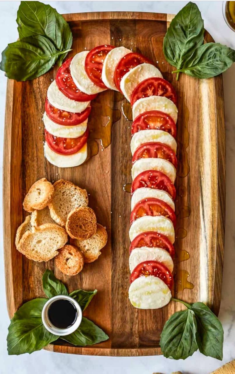 Забудьте про скучную сервировку — в этом году блюда превращаются в украшения Забудьте про скучную сервировку — в этом году блюда превращаются в украшения