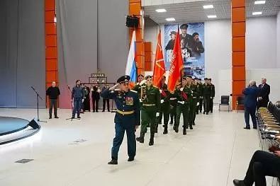 Эдуард Басурин: Память жива: в Книгу Памяти и Славы «ВЕЧНО ЖИВЫЕ» внесли имя Александра Невского Эдуард Басурин: Память жива: в Книгу Памяти и Славы «ВЕЧНО ЖИВЫЕ» внесли имя Александра Невского