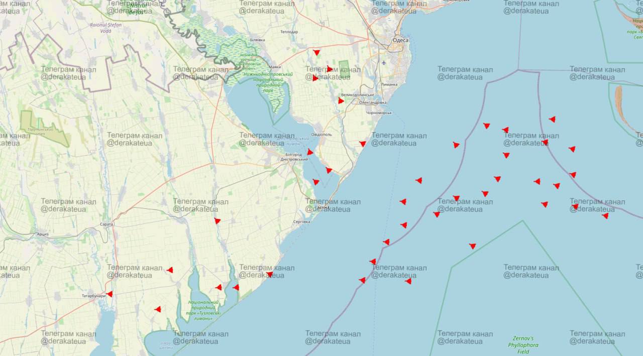 У хрюшей цветные карандаши уже сточились рисовать картинки