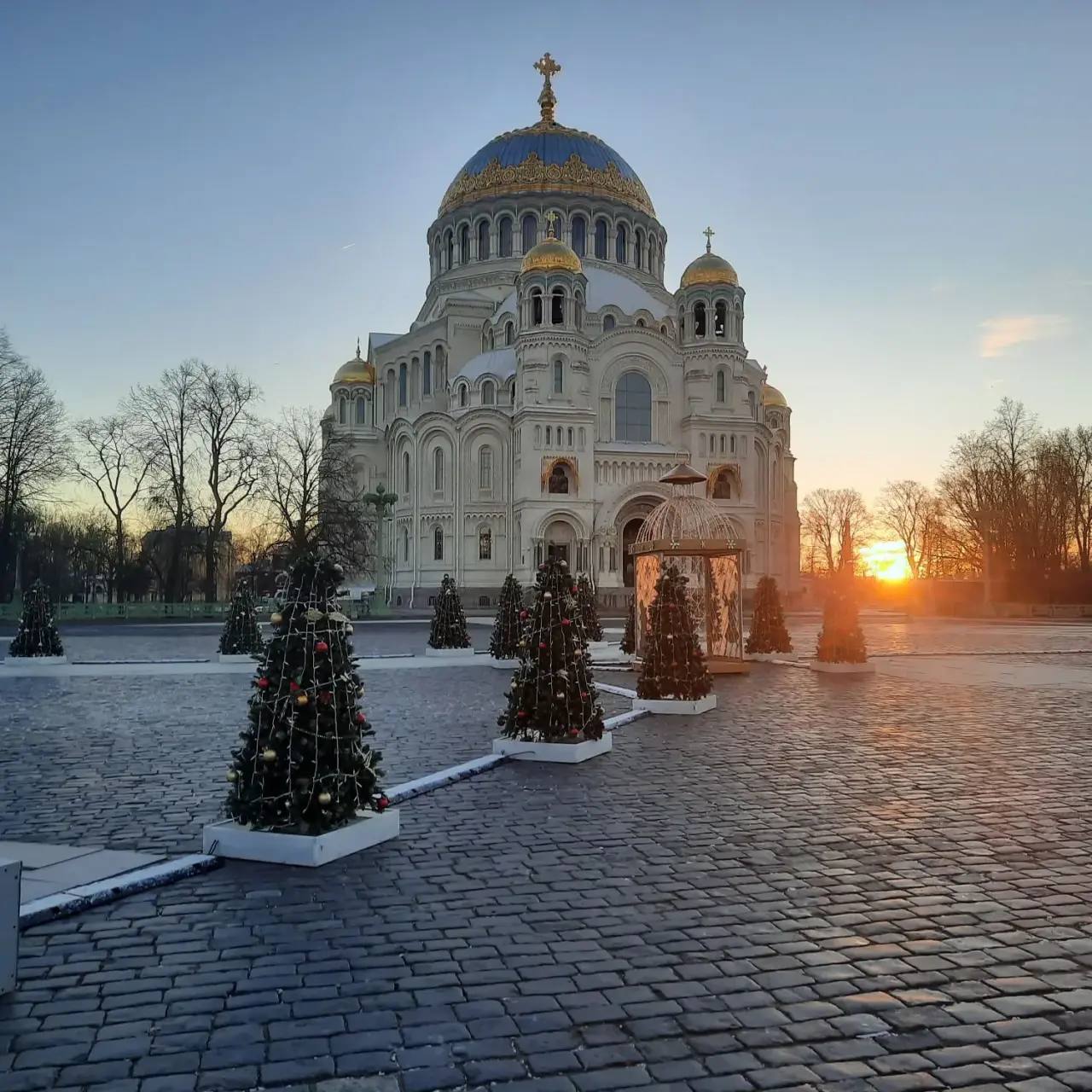 Кронштадт полностью готов к Новому году Кронштадт полностью готов к Новому году