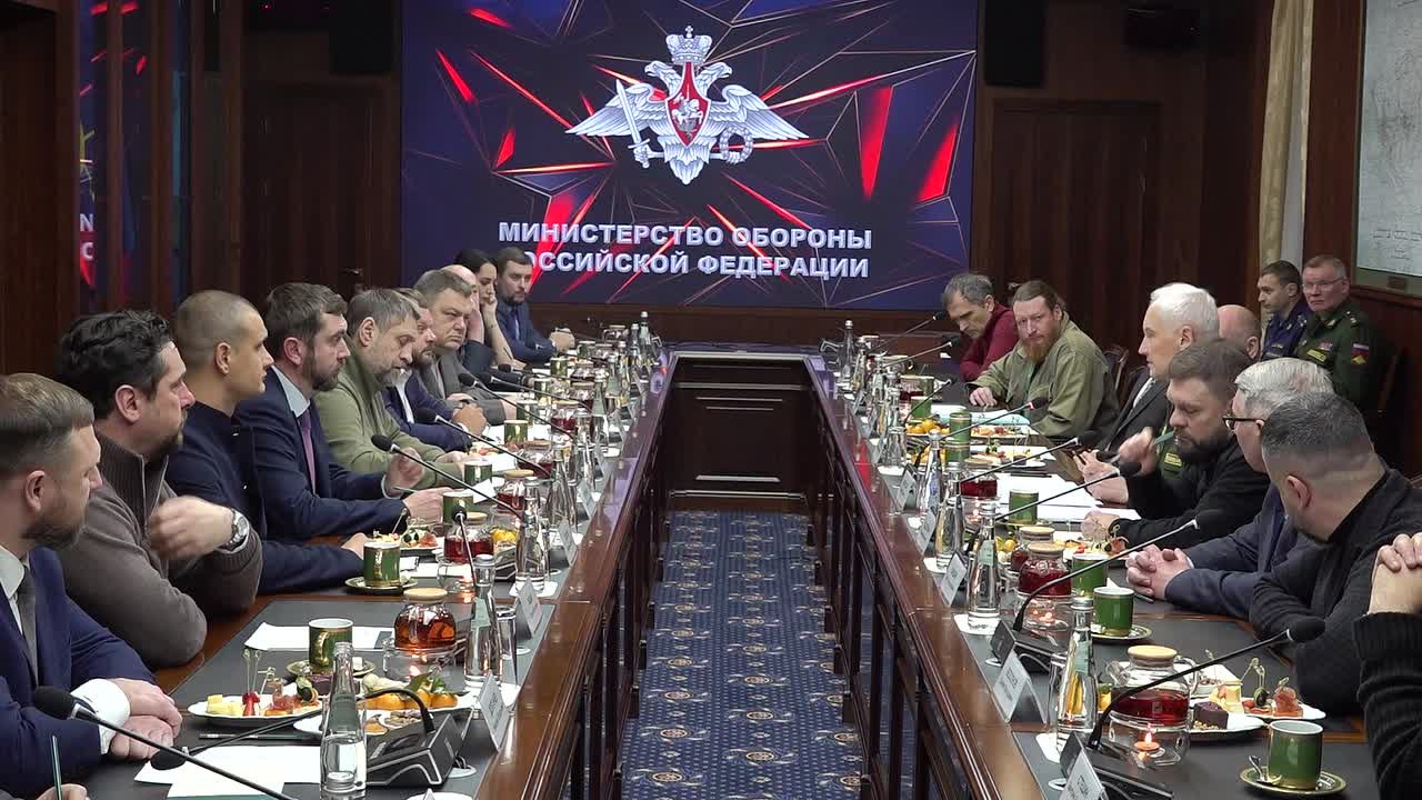 Дмитрий Стешин: Был вчера на штатной и традиционной встрече военкоров с Министром обороны