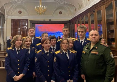 Следователи военных следственных органов СК России вместе с кадетами профильного кадетского класса приняли участие в круглом столе, посвященном истории полярных конвоев