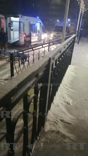 Ученик одной из школ в Петербурге напал с ножом на учительницу, сообщил источник RT в правоохранительных органах