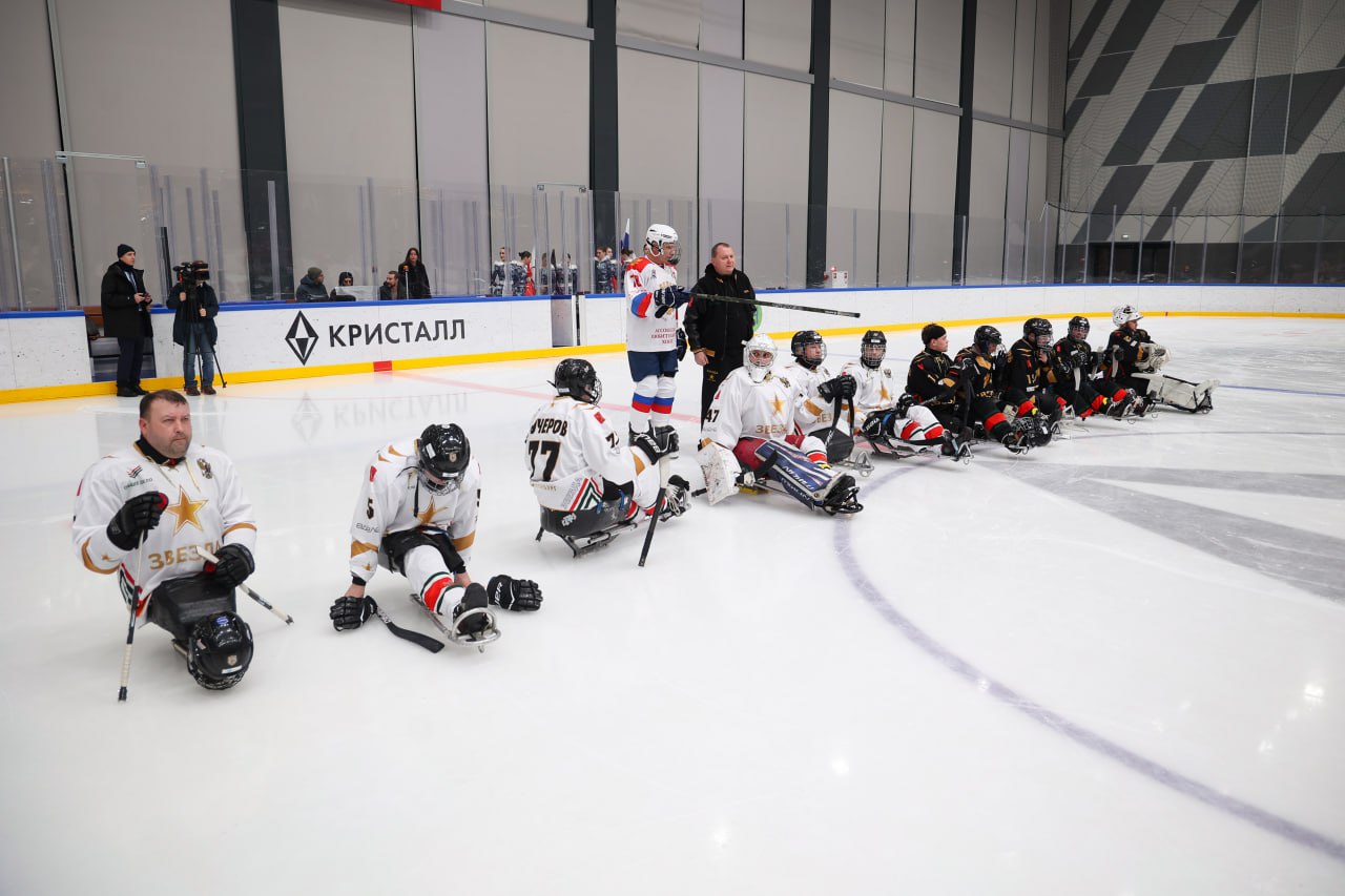 Валентина Матвиенко посетила тренировку команды по следж-хоккею из Санкт-Петербурга, в составе которой ветераны СВО Валентина Матвиенко посетила тренировку команды по следж-хоккею из Санкт-Петербурга, в составе которой ветераны СВО