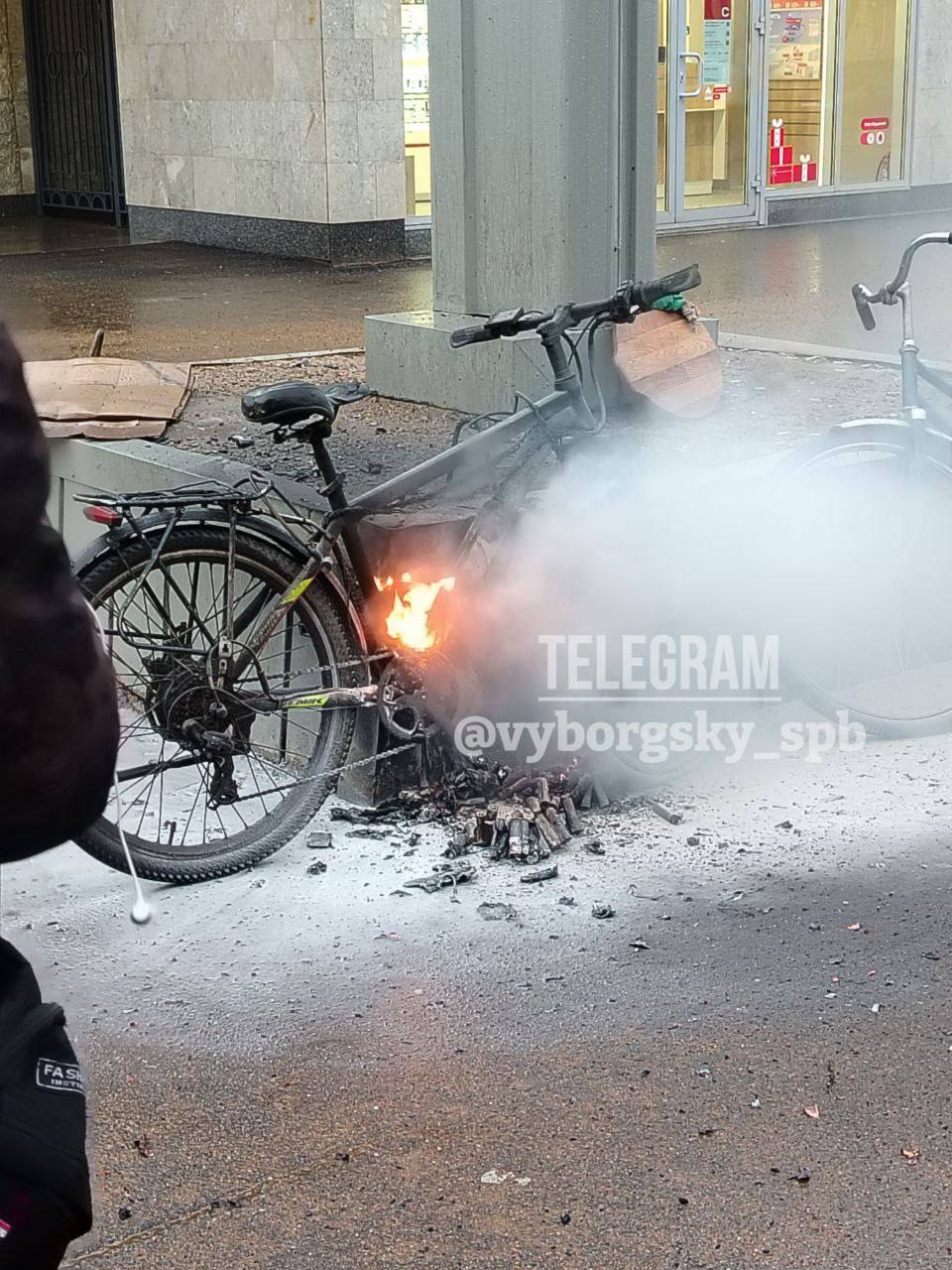 Велосипед взорвался у станции метро «Удельная» Велосипед взорвался у станции метро «Удельная»
