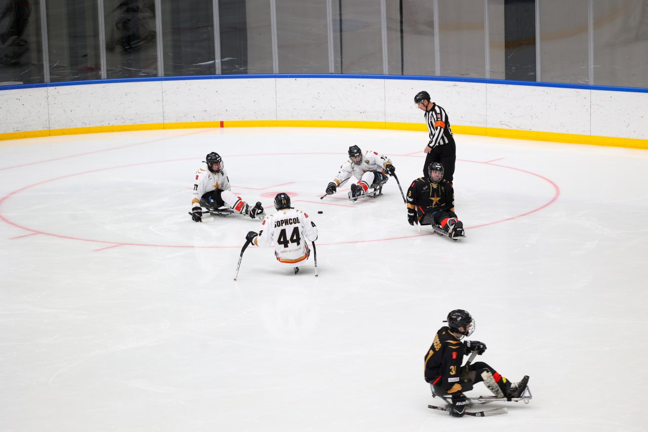 Валентина Матвиенко посетила тренировку команды по следж-хоккею из Санкт-Петербурга, в составе которой ветераны СВО Валентина Матвиенко посетила тренировку команды по следж-хоккею из Санкт-Петербурга, в составе которой ветераны СВО