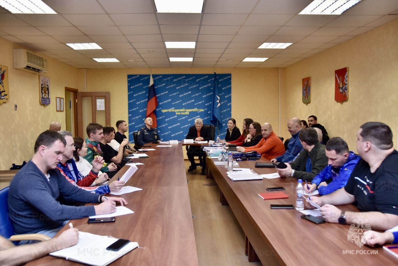 Всероссийские соревнования МЧС России "Рождественские старты" среди юношей и девушек по пожарно-спасательному спорту проходят в Петербурге Всероссийские соревнования МЧС России "Рождественские старты" среди юношей и девушек по пожарно-спасательному спорту проходят в Петербурге