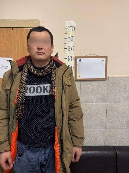 В аэропорту Нижневартовска транспортные полицейские сняли с рейсов нескольких туземцев за нарушения миграционного законодательства В аэропорту Нижневартовска транспортные полицейские сняли с рейсов нескольких туземцев за нарушения миграционного законодательства