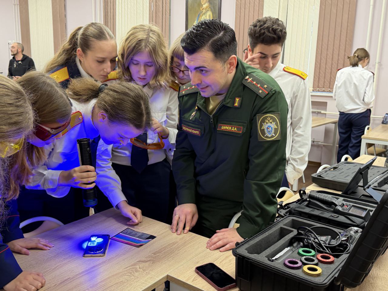 В Санкт-Петербурге сотрудники военных следственных органов СК России провели занятие для учащихся профильного кадетского класса В Санкт-Петербурге сотрудники военных следственных органов СК России провели занятие для учащихся профильного кадетского класса