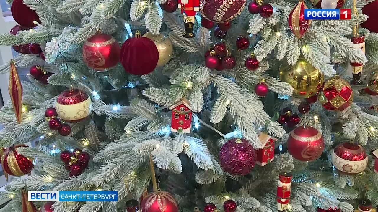 В Мариинском театре представили новую коллекцию проекта "Ёлки России"