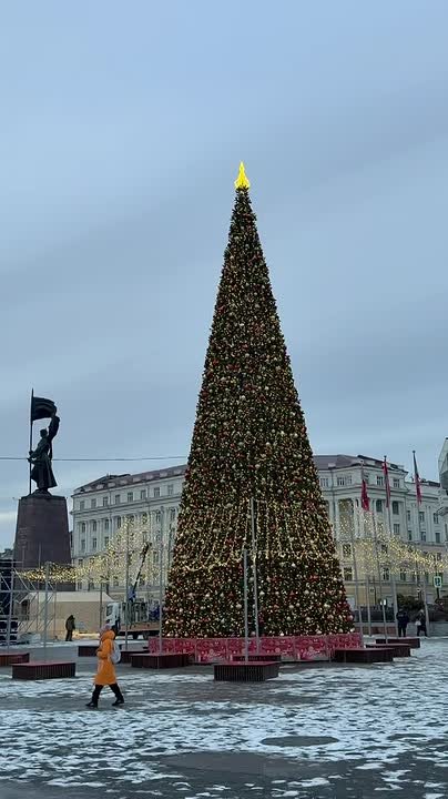 Уже 25 декабря на Центральной площади откроется праздничный городок