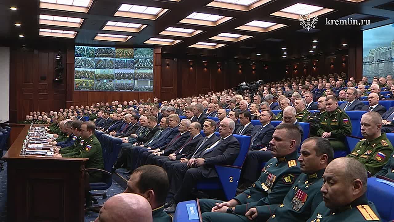 Президент – о задачах в сфере военного строительства