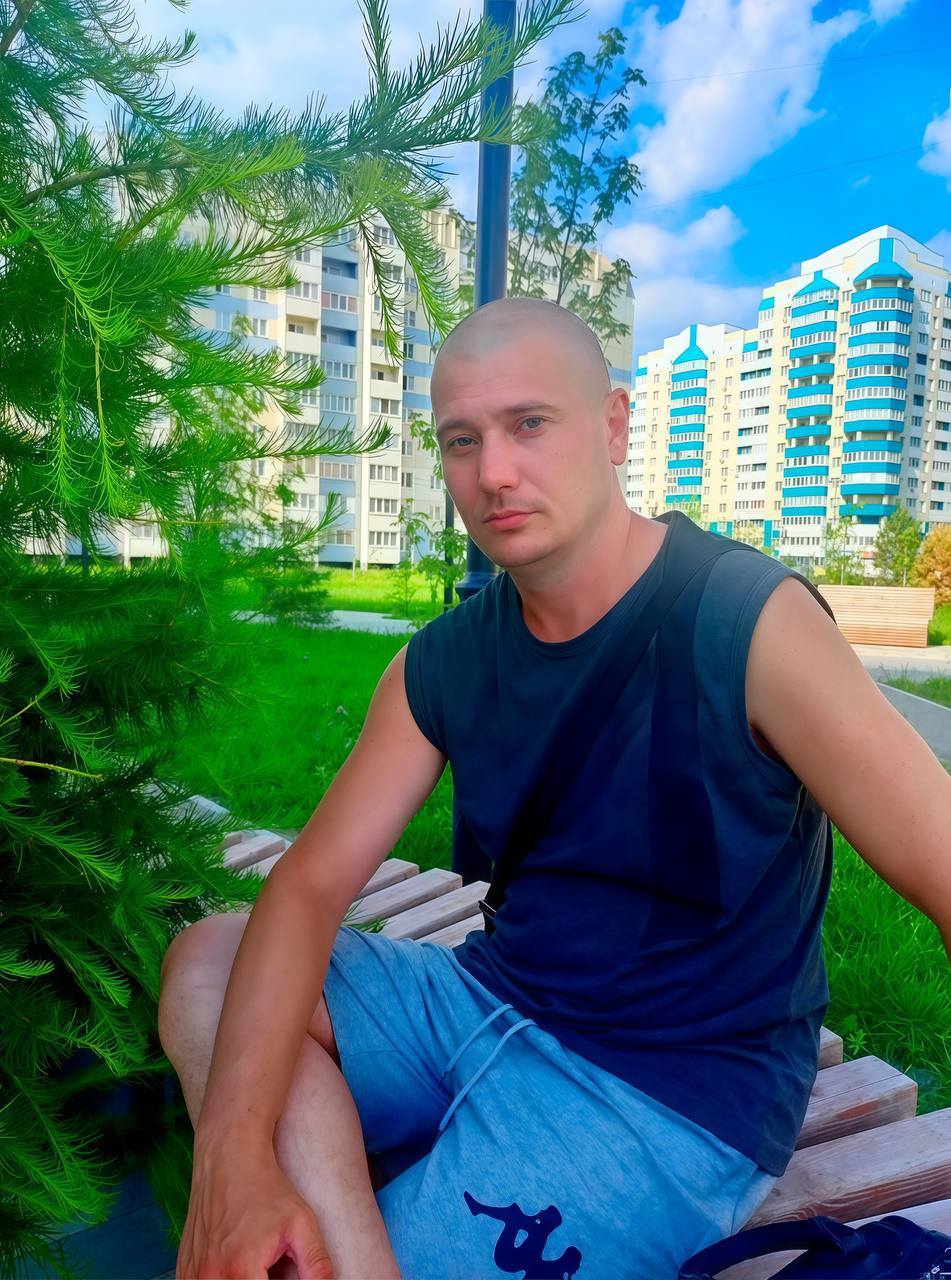 Всем привет! С вами Александр Ромашов и проект «Музыка для СВОих» при поддержке Telegram-канала «Мир Михаила Онуфриенко»