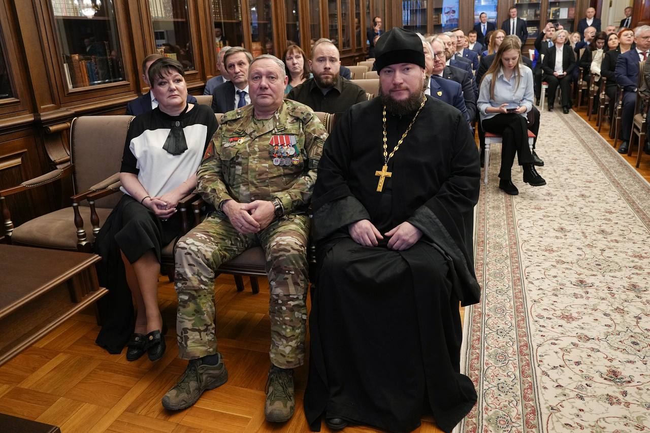 Торжественная церемония награждения состоялась в рамках заседания постоянной комиссии по вопросам правопорядка Торжественная церемония награждения состоялась в рамках заседания постоянной комиссии по вопросам правопорядка