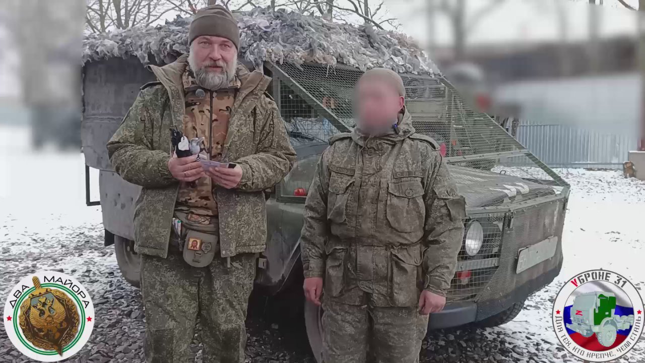 Два майора: Фронтовая броня. Когда-то именно с этой модели - УАЗ 469 или просто "Козлик" началась история изготовления бронезащиты на легковые машины для парней на фронте (до этого были только грузовики)