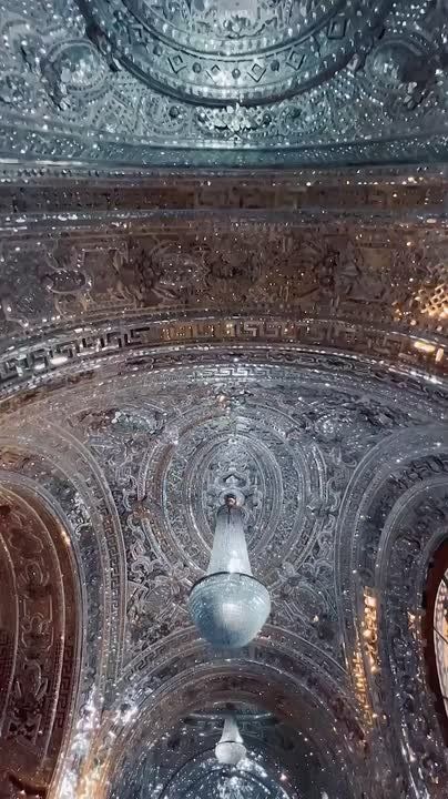 ���� ��������: ���������� ��� (Talar-e Ayeneh) � ���� �� ����� ��������� ����� �� ������ �������� � ��������