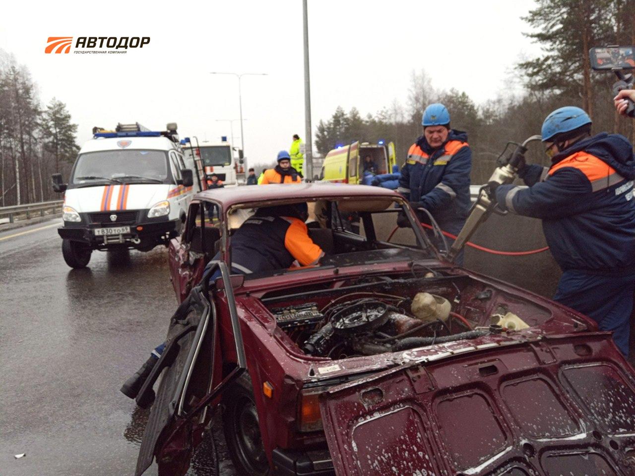 На М-11 «Нева» отработали алгоритмы действий при ДТП На М-11 «Нева» отработали алгоритмы действий при ДТП