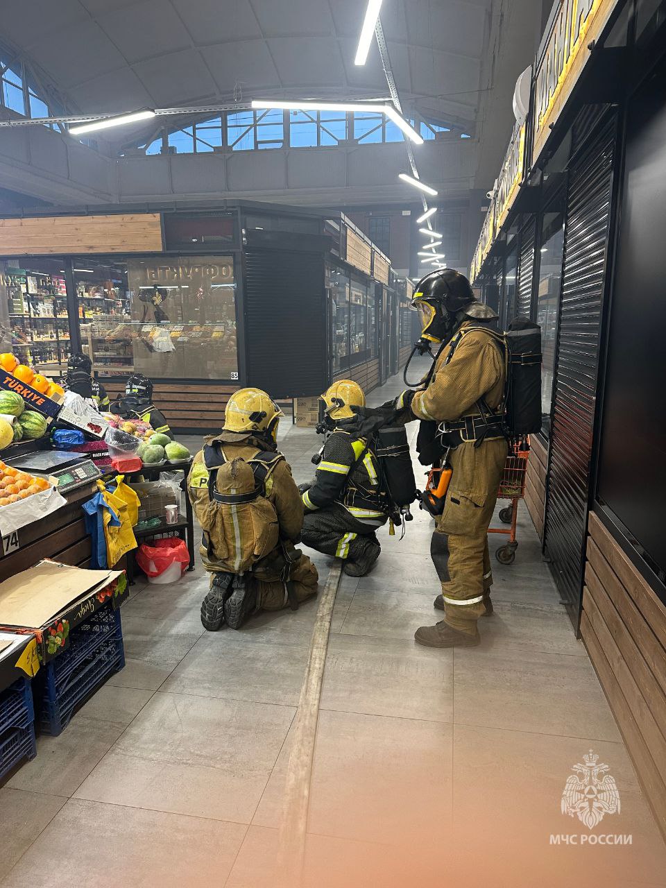 Условный пожар потушили на территории Торжковского рынка Условный пожар потушили на территории Торжковского рынка