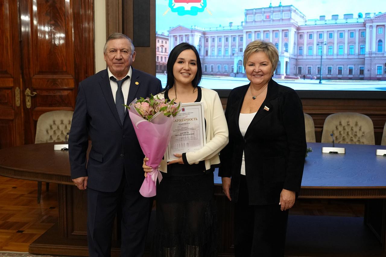 Торжественная церемония награждения состоялась в рамках заседания постоянной комиссии по вопросам правопорядка Торжественная церемония награждения состоялась в рамках заседания постоянной комиссии по вопросам правопорядка